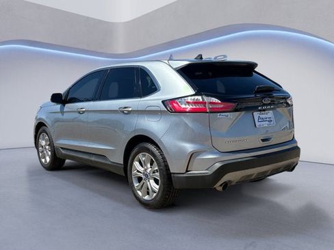 Used 2022 Ford Edge Titanium w/ Equipment Group 301A AWD/4WD image 3