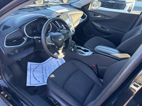 Used 2024 Chevrolet Malibu LT image 9