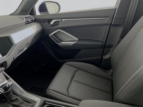 New 2025 Audi Q3 2.0T Premium image 22