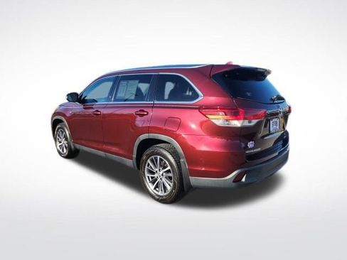 Used 2019 Toyota Highlander XLE image 25