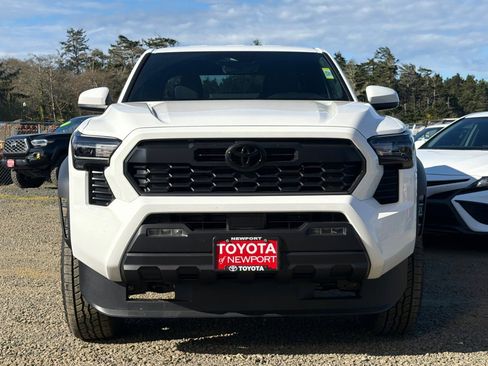 Used 2026 Toyota Tacoma TRD Off-Road image 3