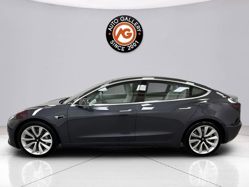 Used 2018 Tesla Model 3 Long Range image 4
