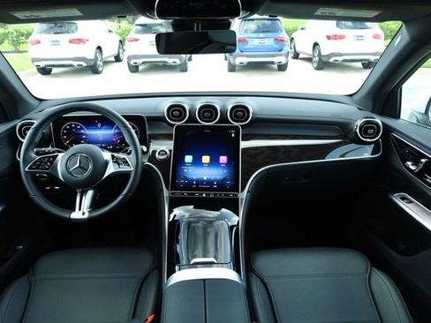 Used 2025 Mercedes-Benz GLC 300 image 14