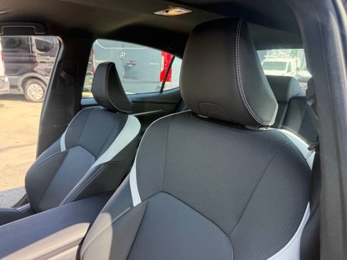 Used 2025 Toyota Camry SE FWD image 19