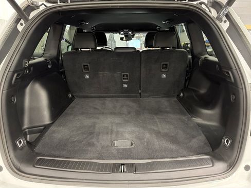 Used 2024 Jeep Grand Cherokee Limited w/ Black Appearance Package image 20