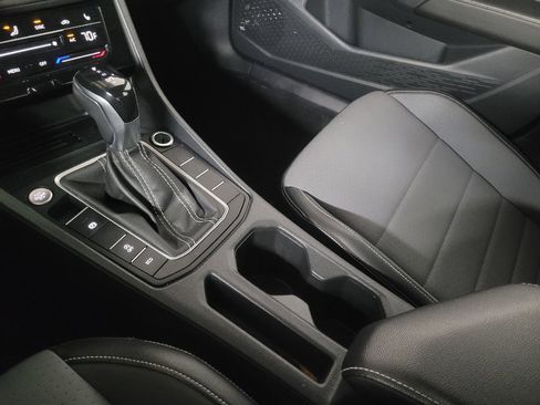 Used 2025 Volkswagen Jetta SE FWD image 26