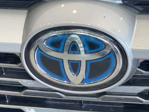 Used 2019 Toyota RAV4 XSE w/ XSE Weather Package AWD/4WD image 10