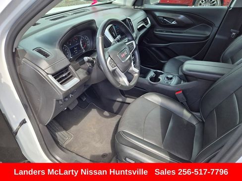 Used 2024 GMC Terrain SLT image 17