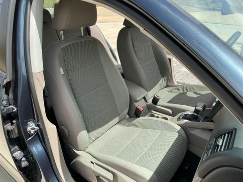 Used 2010 Volkswagen Jetta S FWD image 31