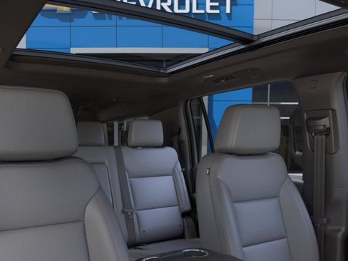 New 2026 Chevrolet Suburban LT w/ Comfort Package AWD/4WD image 24