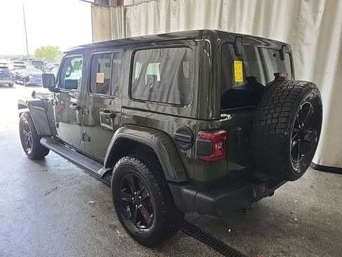 Used 2022 Jeep Wrangler Unlimited Sahara AWD/4WD image 4