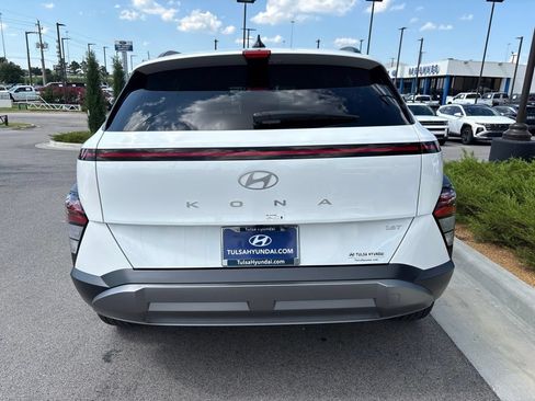 Used 2026 Hyundai Kona SEL Premium FWD image 15