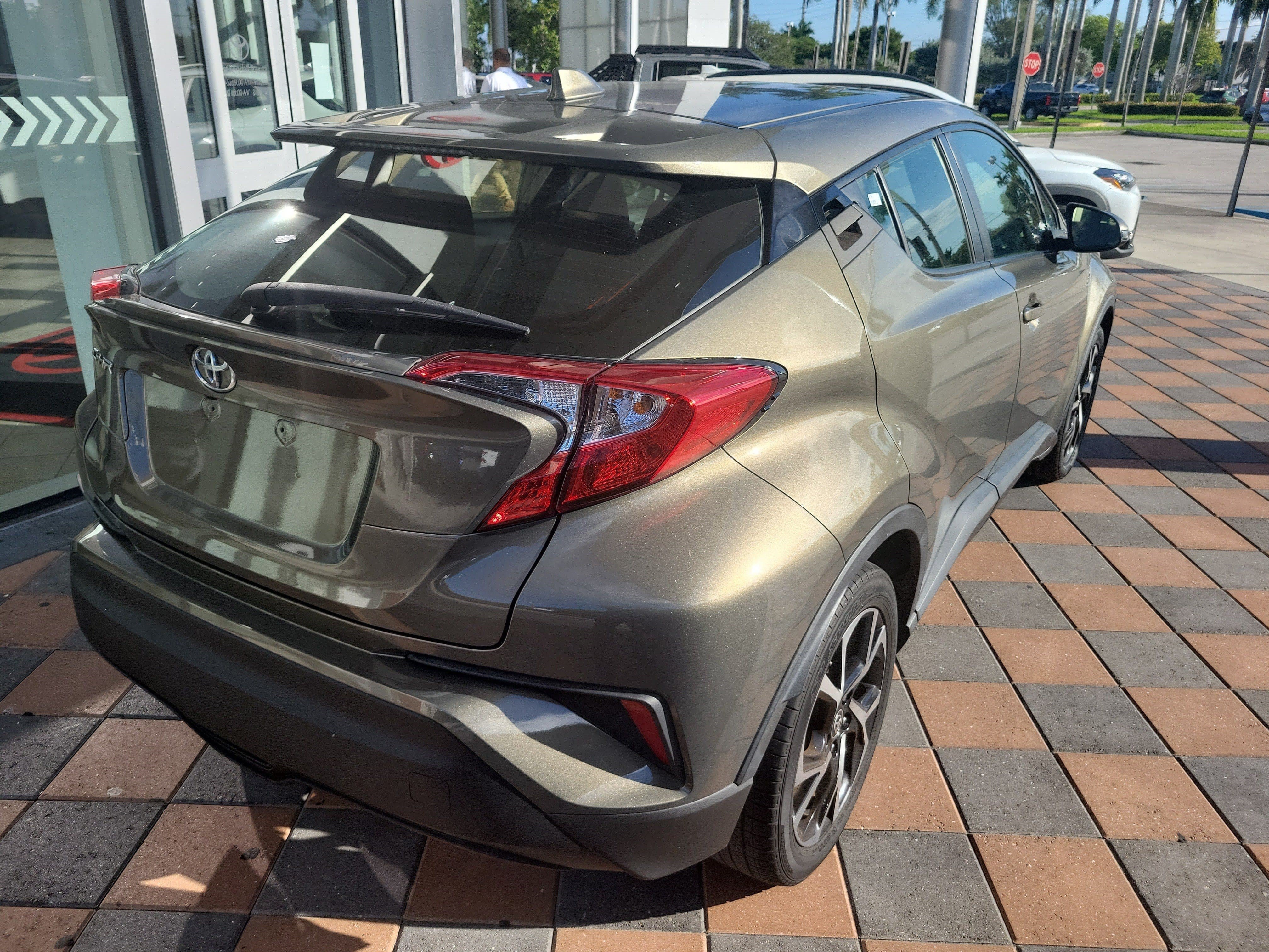 Used 2021 Toyota C-HR XLE FWD image 7