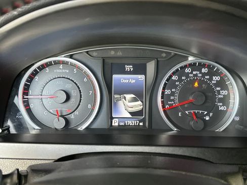 Used 2017 Toyota Camry SE FWD image 28