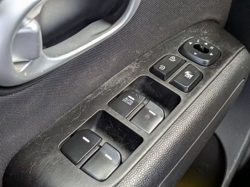 Used 2016 Kia Soul FWD image 20