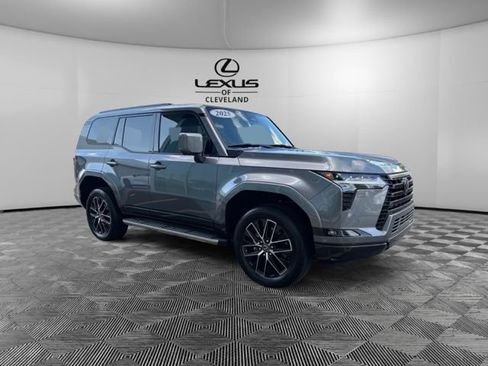 Used 2025 Lexus GX 550 w/ Cold Area Package AWD/4WD image 2