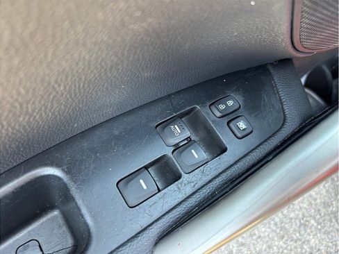 Used 2016 Hyundai Veloster w/ Option Group 02 image 17