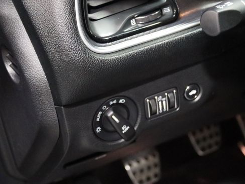 Used 2017 Dodge Challenger SRT image 55