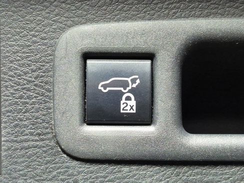 Used 2021 Toyota Sienna XSE image 26