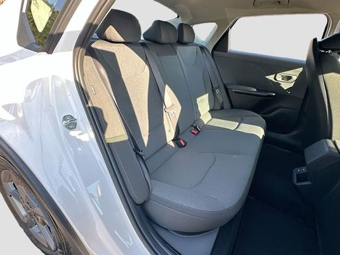 New 2025 Kia K4 LXS image 24