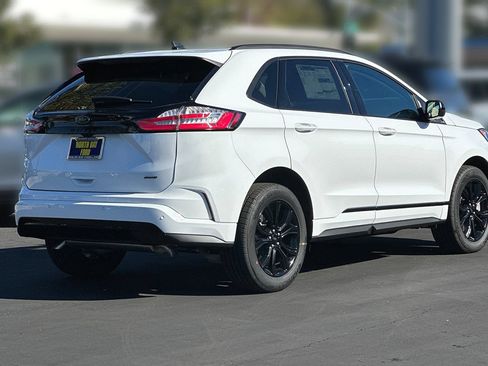 New 2024 Ford Edge SE w/ Black Appearance Package AWD/4WD image 3