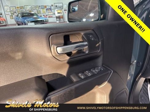 Used 2025 Chevrolet Silverado 1500 Custom Trail Boss AWD/4WD image 13