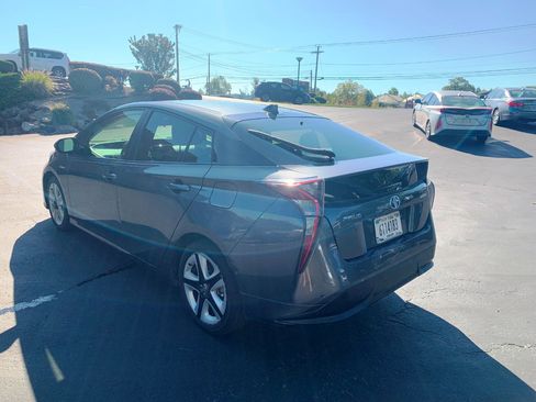 Used 2018 Toyota Prius Three Touring image 16