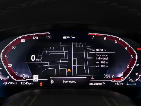 Certified 2023 BMW 530e w/ Convenience Package image 31