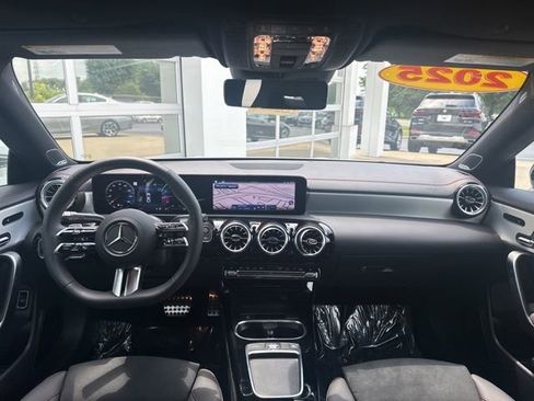 Used 2025 Mercedes-Benz CLA 250 CLA 250 image 10