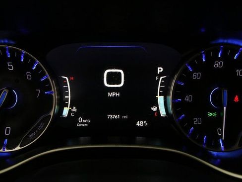 Used 2024 Chrysler Pacifica Touring-L FWD image 18