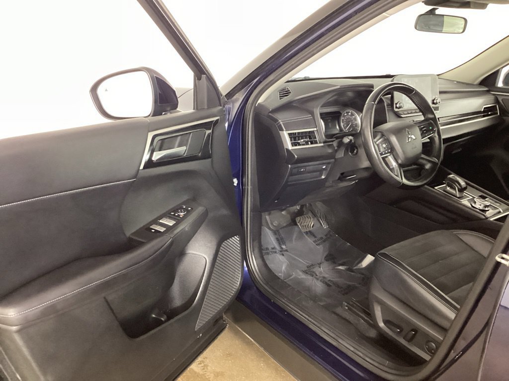 Used 2024 Mitsubishi Outlander SE AWD/4WD image 9
