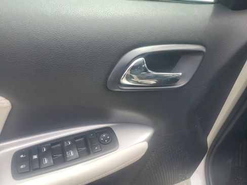 Used 2014 Dodge Journey Limited w/ Flexible Seating Group FWD image 15