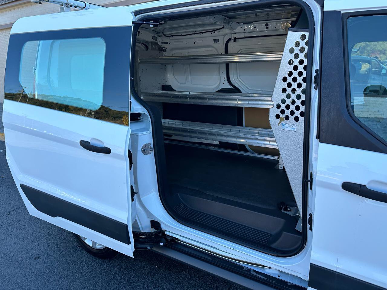 Used 2017 Ford Transit Connect XL FWD image 13