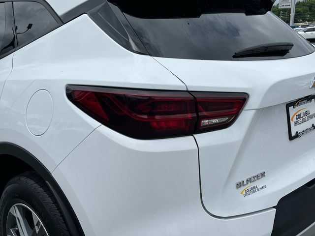 Used 2025 Chevrolet Blazer LT FWD image 12