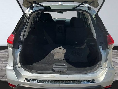 Used 2017 Nissan Rogue SV AWD/4WD image 7