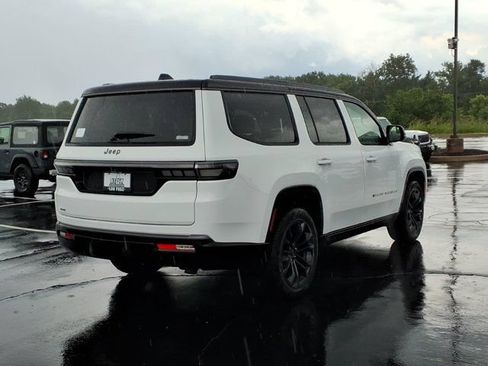 New 2026 Jeep Grand Wagoneer Summit w/ Premium Group III AWD/4WD image 17