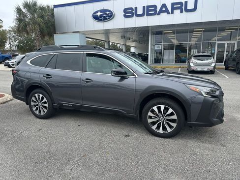 Used 2025 Subaru Outback Limited w/ Popular Package #2 image 1