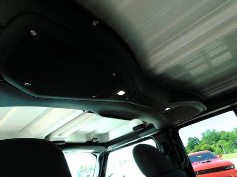 New 2025 Jeep Gladiator Sport image 21