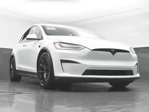 Used 2023 Tesla Model X AWD/4WD image 46