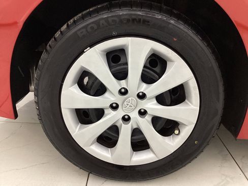 Used 2021 Toyota Corolla LE FWD image 46