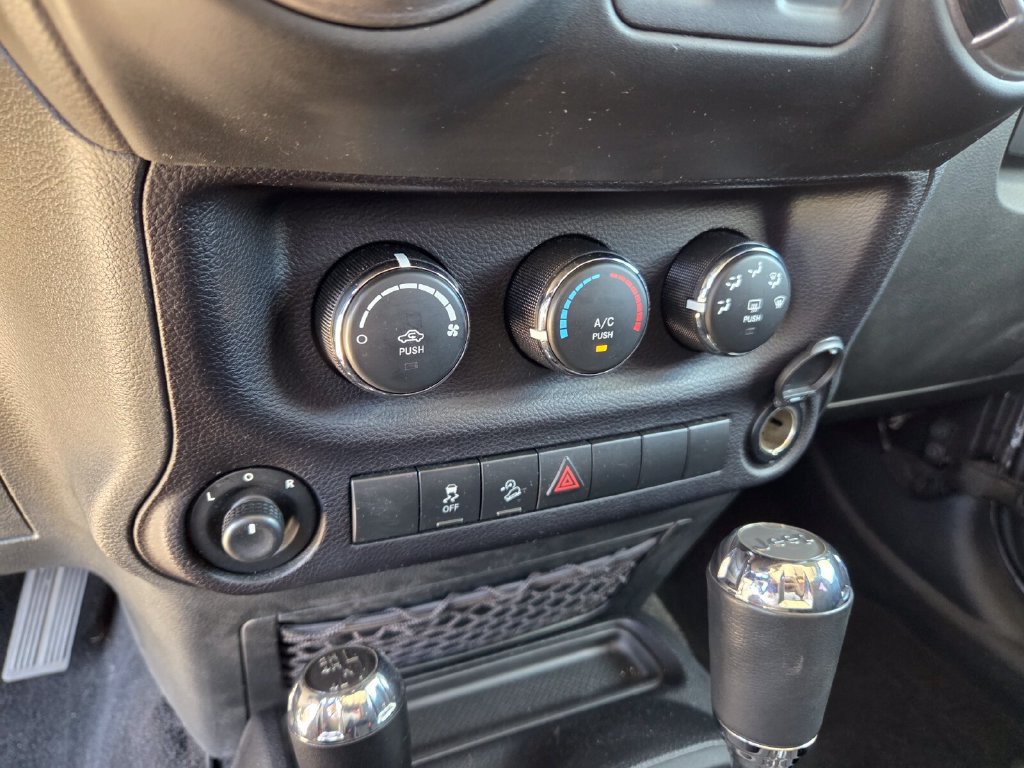 Used 2016 Jeep Wrangler Sport w/ Quick Order Package 24S AWD/4WD image 23
