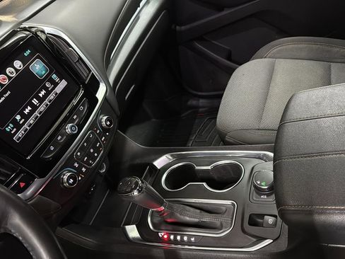 Used 2019 Chevrolet Traverse LT image 19
