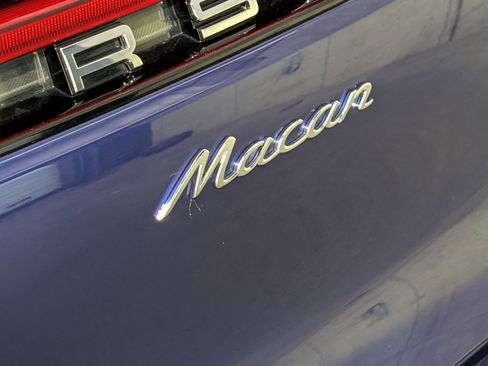 Certified 2026 Porsche Macan AWD/4WD image 17
