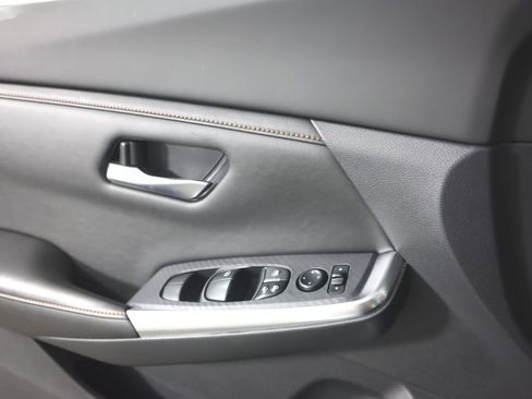 Certified 2023 Nissan Sentra SR w/ SR Premium Package image 19