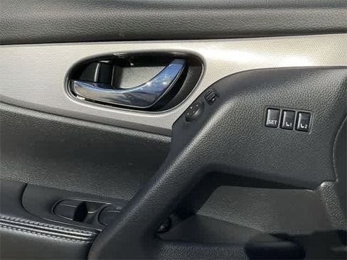 Used 2020 Nissan Rogue Sport SL w/ Premium Package image 14