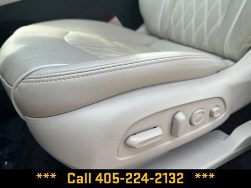 Used 2023 Buick Enclave Avenir AWD/4WD image 20