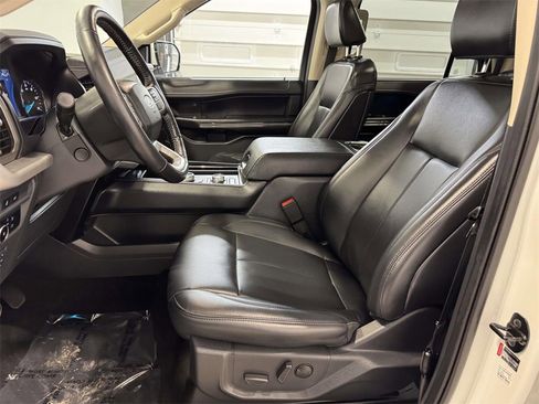 Used 2024 Ford Expedition Max XLT image 16