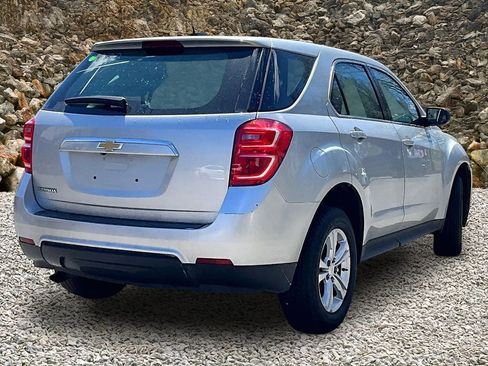 Used 2017 Chevrolet Equinox LS FWD image 2