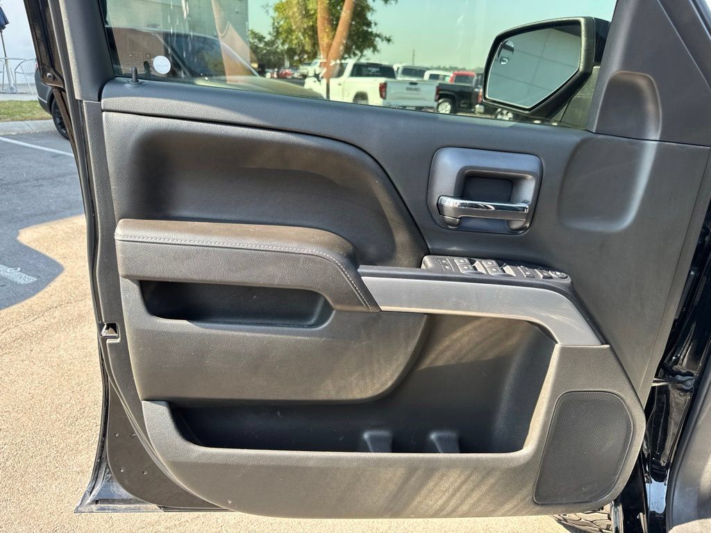 Used 2017 Chevrolet Silverado 1500 LT w/ All Star Edition AWD/4WD image 11