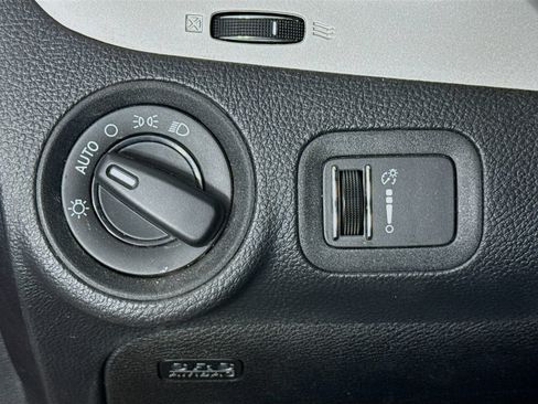 Used 2020 Dodge Journey SE w/ SE Popular Equipment Group FWD image 11